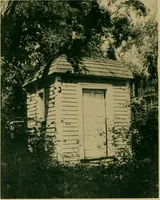 An illustration from An architectural monograph on dependencies of the old fashioned house (1922)