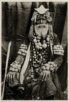 An illustration from The magic of jewels and charms (1915)