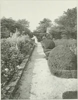 Picture 66 of 174 from Beautiful gardens in America (1915), leaf 170