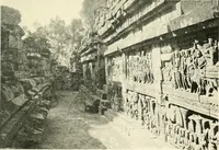 An illustration from The beginnings of Buddhist art, and other essays in Indian and Central-Asian archæology (1917)