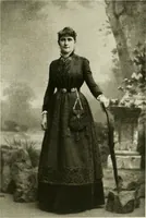 An illustration from Bekleidungskunst und Mode (1918)