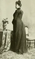 An illustration from Bekleidungskunst und Mode (1918)