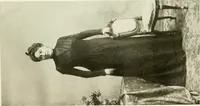 An illustration from Bekleidungskunst und Mode (1918)