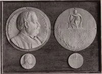 Picture 338 of 377 from Catalogue of the international exhibition of contemporary medals. March, 1910 [electronic resource] (1911), leaf 383