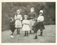 An illustration from Breton singing games (1910)
