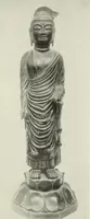 An illustration from Buddhistische plastik in Japan bis in den beginn des 8. jahrhunderts n. Chr (1919)