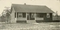 An illustration from Bungalows; their design, construction and furnishing, with suggestions also for camps, summer homes and cottages of similar character (1911)