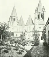 An illustration from Byzantine and Romanesque architecture (1913)