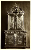 An illustration from Catalogue des objets d'art de l'orient et de l'occident tableaux dessins : composant la collection de feu M. Albert Goupil (1888)