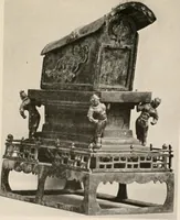 An illustration from Catalogue of an exhibition of early Chinese pottery and sculpture (1916)