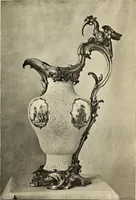 An illustration from Catalogue of the furniture, marbles, bronzes, clocks, candelabra, majolica, porcelain, glass, jewelery, goldsmith's and silversmith's work, ivories, medals, illuminations, miniatures, and objects of art generally, in the Wallace collection (1910)