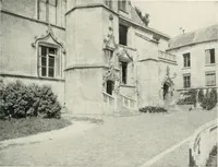 An illustration from Cathedrals and cloisters of the Isle de France (1910)