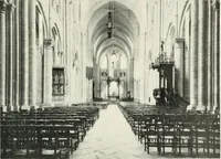 An illustration from Cathedrals and cloisters of the Isle de France (1910)