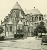 An illustration from Cathedrals and cloisters of the Isle de France (1910)