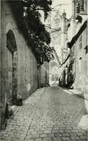 An illustration from Cathedrals and cloisters of the Isle de France (1910)