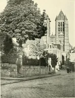 An illustration from Cathedrals and cloisters of the Isle de France (1910)