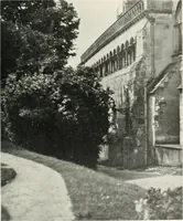 An illustration from Cathedrals and cloisters of the Isle de France (1910)