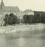 An illustration from Cathedrals and cloisters of the Isle de France (1910)