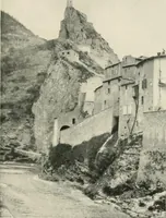 An illustration from Cathedrals and cloisters of the south of France (1906)