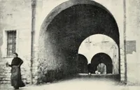 An illustration from Cathedrals and cloisters of the south of France (1906)