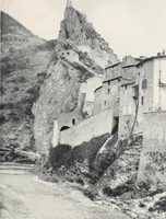 An illustration from Cathedrals and cloisters of the south of France (1906)