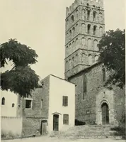 An illustration from Cathedrals and cloisters of the south of France (1906)