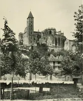 An illustration from Cathedrals and cloisters of the south of France (1906)