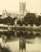 An illustration from The Cathedrals of England and Wales : their history, architecture, and associations ; with a series of Rembrandt plates and many illustrations in the text (1906)
