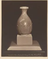 An illustration from Chinese, Corean and Japanese potteries : descriptive catalogue of loan exhibition of selected examples (1914)