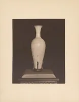 An illustration from Chinese, Corean and Japanese potteries : descriptive catalogue of loan exhibition of selected examples (1914)