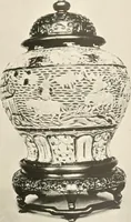 An illustration from Chinesisches Porzellan : seine Geschichte, Kunst und Technik (1913)