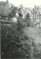 An illustration from City development, a study of parks, gardens, and culture-institutes; a report to the Carnegie Dunfermline trust (1904)