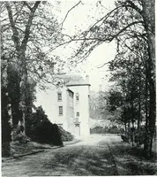 An illustration from City development, a study of parks, gardens, and culture-institutes; a report to the Carnegie Dunfermline trust (1904)
