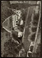 An illustration from Colour photography : and other recent developments of the art of the camera (1908)