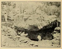 An illustration from Contestación a la dúplica del Sr. Lic. Alfredo Chavero en la controversia del monolito de Coatlinchán (1905)