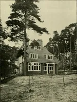 An illustration from Country cottages and week-end homes (1907)