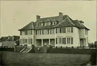 An illustration from Country cottages and week-end homes (1907)