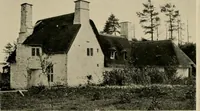 An illustration from Country-cottages and week-end homes (1912)