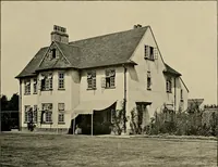 An illustration from Country-cottages and week-end homes (1912)