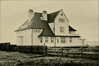 Picture 150 of 301 from Country-cottages and week-end homes (1912), leaf 146