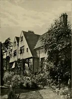 An illustration from Country-cottages and week-end homes (1912)