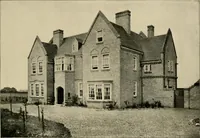 An illustration from Country-cottages and week-end homes (1912)