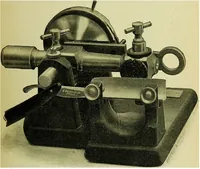 An illustration from The microscope; an introduction to the microscopic methods and to histology (1911)