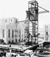 An illustration from Material handling cyclopedia; a reference book covering definitions, descriptions, illustrations and methods of use of material handling machines employed in industry (1921)