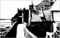 An illustration from Small French buildings; the architecture of town and country, comprising cottages, farmhouses, minor chateaux or manors with their farm groups, small town dwellings, and a few churches (1921)