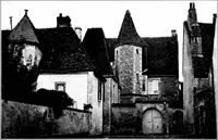 An illustration from Small French buildings; the architecture of town and country, comprising cottages, farmhouses, minor chateaux or manors with their farm groups, small town dwellings, and a few churches (1921)