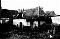 An illustration from Small French buildings; the architecture of town and country, comprising cottages, farmhouses, minor chateaux or manors with their farm groups, small town dwellings, and a few churches (1921)