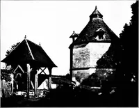 An illustration from Small French buildings; the architecture of town and country, comprising cottages, farmhouses, minor chateaux or manors with their farm groups, small town dwellings, and a few churches (1921)
