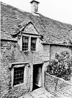 An illustration from Old cottages, farm-houses, and other stone buildings in the Cotswold district; examples of minor domestic architecture in Gloucestershire, Oxfordshire, Northants, Worcestershire, &c. (1905)
