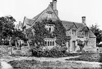 An illustration from Old cottages, farm-houses, and other stone buildings in the Cotswold district; examples of minor domestic architecture in Gloucestershire, Oxfordshire, Northants, Worcestershire, &c. (1905)